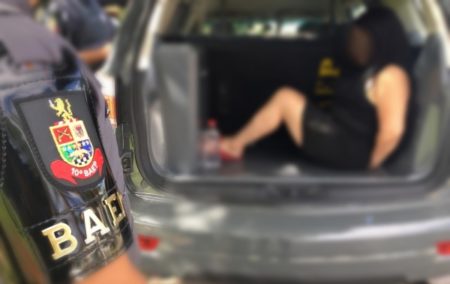 Policiais do 10° BAEP captura mulher que aplicava golpes de estelionato no Jd Amanda