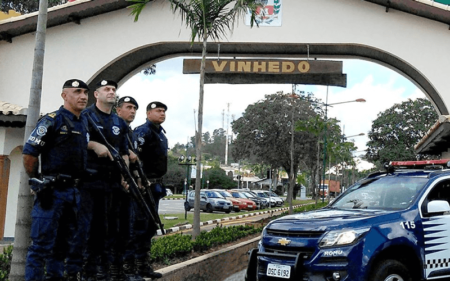 Vinhedo aplicará multa para quem for flagrado sem máscara pela cidade