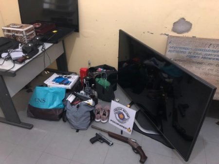 PM apreende adolescente e recupera carro e objetos após casal ficar amarrado; roubo aconteceu no Vila Real