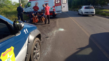 Motociclista fica ferido em colisão contra carro Próximo ao Pague Menos