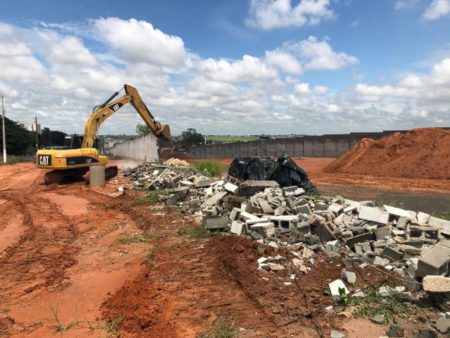 Obra do Corredor Metropolitano avança em área do presídio, sentido km 5 da SP-101