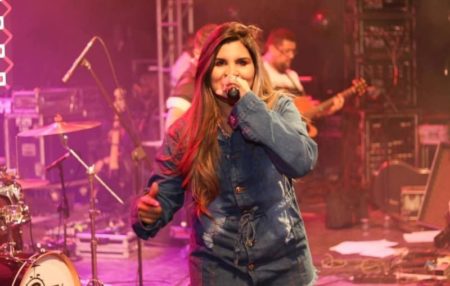 Projeto “Happy Quinta” está de volta com apresentação da cantora Erica Barbosa, nesta quinta-feira (06/02)