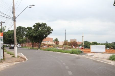 Prefeitura dá ordem de serviço para prolongamento de ruas na região central
