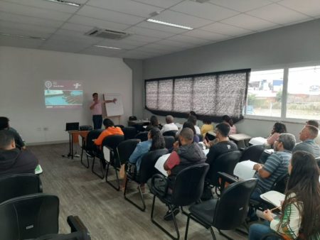 Prefeitura e Sebrae realizam oficina sobre fluxo de caixa para empresas do APL do pão de queijo