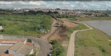 Obra de novo viário que integrará Jd. Santa Clara ao Jd. Novo Cambuí chega próximo do Parque Lago da Fé