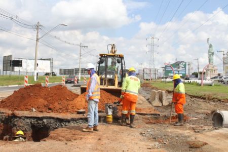 Movimentação de máquinas na av. da Emancipação chama atenção sobre avanço de obras na via