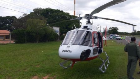 Colisão entre moto e Kombi deixa uma pessoa em estado grave na SP-101