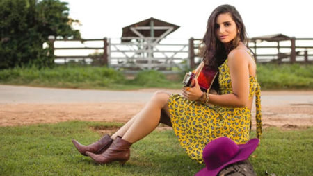 Aline Abreu divulga a música “Será um anjo?”