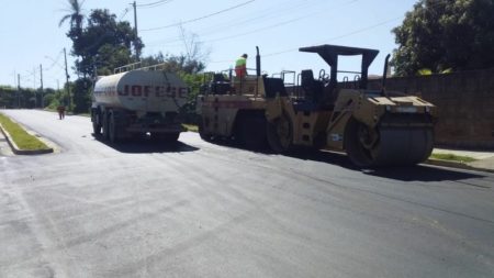 Acessos do Jd. Novo Ângulo à avenida Panaíno são asfaltados