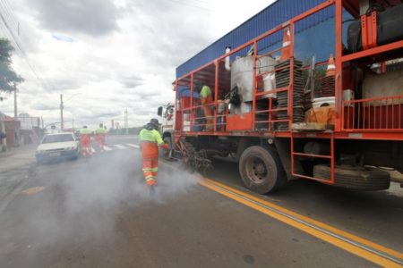 Sinalização na Av. São Francisco prepara mais um trecho da via para ser liberado, após duplicação