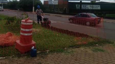 Prefeitura inicia implantação de novos postes com luminárias LED na av. Olívio Franceschini