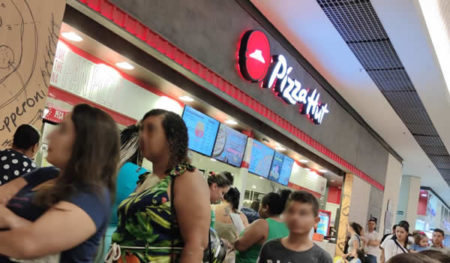 Pizza Hut recém inaugurada faz sucesso no Shopping Hortolândia