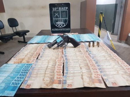 Indivíduo é preso por porte ilegal de arma e tráfico de drogas, em Sumaré