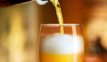 Governos podem controlar consumo de bebida alcoólica e obrigar uso de máscaras