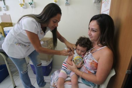 Vacinação contra gripe será antecipada para crianças na segunda-feira (04/05)