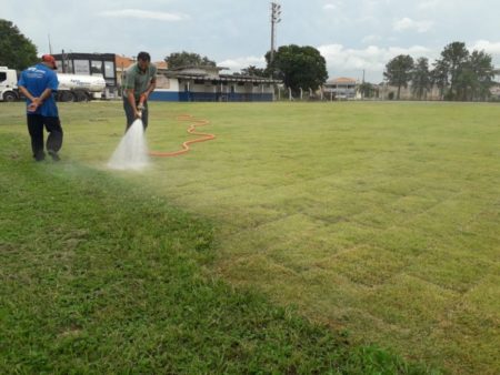 Gramados dos campos municipais de Hortolândia são revitalizados