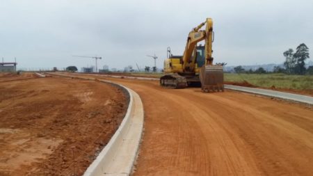 Trecho da avenida do Futuro é preparado para ser asfaltado