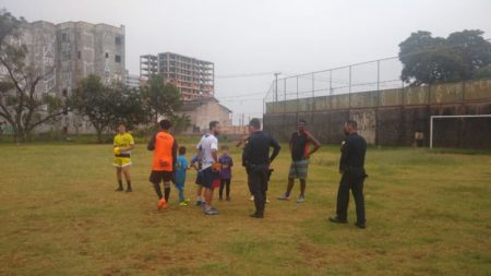 Para evitar aglomerações durante a pandemia, iluminação de praças, parques e quadras esportivas é desligada em Hortolândia