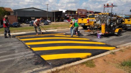Avenida da Emancipação ganha nova lombada