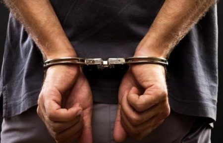 Policiais militares detém homem por estupro de vulnerável no Terras de Santo Antônio
