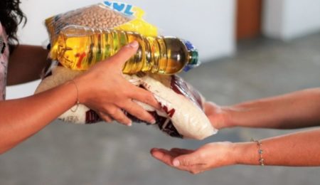 Igreja arrecada alimentos para socorrer casa de apoio de moradores em situação de rua