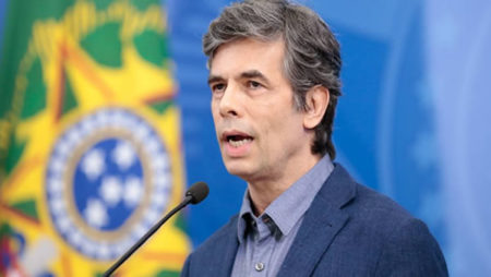 Ministro da Saúde Nelson Teich pede demissão