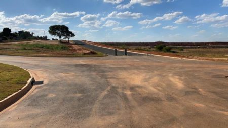 Mais um trecho da avenida do Futuro é asfaltado
