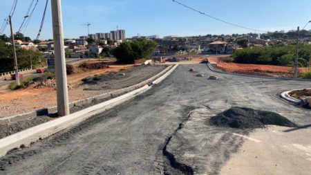 Av. Joaquim Marcelino Leite recebe obras para acesso à ponte entre Jd. São Sebastião e Jd. Interlagos