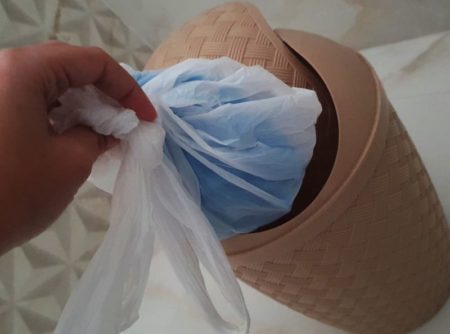 Modo correto de descartar máscaras garante proteção a coletores e à comunidade