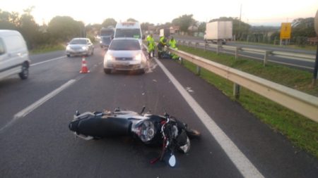 Mais um motociclista morre ao bater em defensa metálica da rodovia SP-101