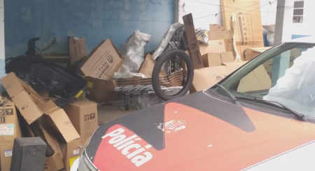 Polícia Civil encontra carga roubada em casa no Jardim Campos Verdes