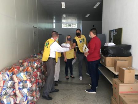 Prefeitura recebe doação de mais de mil máscaras para distribuir a pessoas em vulnerabilidade social