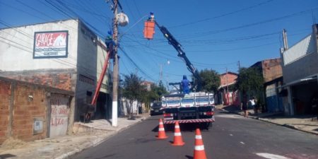 Parque do Horto começa a ganhar luminárias de LED em postes