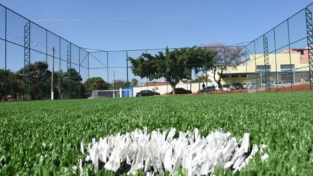 Prefeitura conclui construção de novo campo de futebol society no Remanso Campineiro
