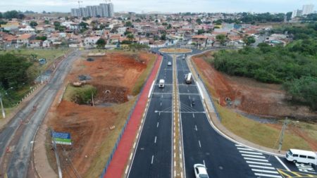 Prefeitura inaugura nova ponte que liga Jd. São Sebastião ao Jd. Interlagos