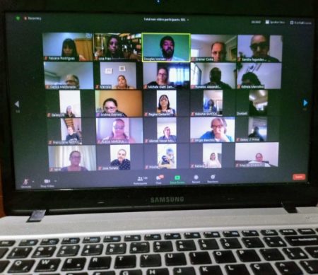 Encontro virtual com gestores da Educação discute papel das redes sociais