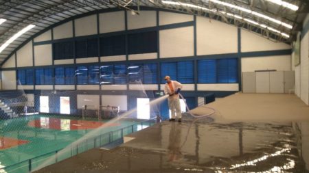 Prefeitura realiza descontaminação do Ginásio Poliesportivo Victor Savala