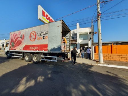 Prefeitura recebe 600 cestas básicas de supermercado para doar à população vulnerável