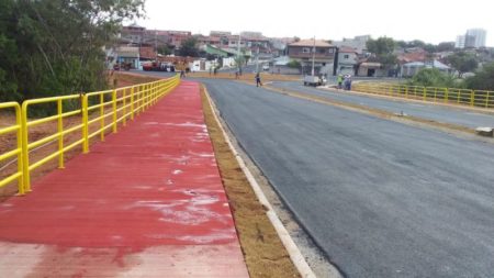Ponte entre Jd. São Sebastião e Jd. Interlagos recebe últimos ajustes para inauguração ainda neste mês