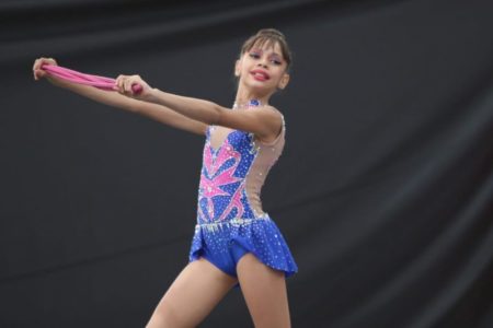 Atleta da ginástica rítmica de Hortolândia é destaque em competição online da modalidade