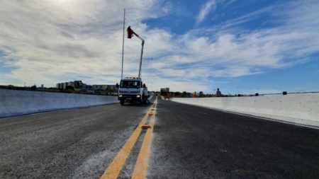 Pontes e vias recém-inauguradas já contam com iluminação em LED