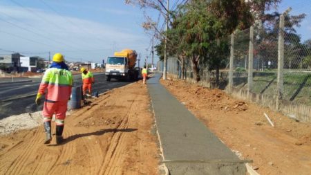 Nova via de acesso à região do Jd. Sto. Antônio ganha calçadas