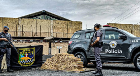 Dois indivíduos são presos por tráfico de drogas e porte ilegal de arma de fogo, em Hortolândia