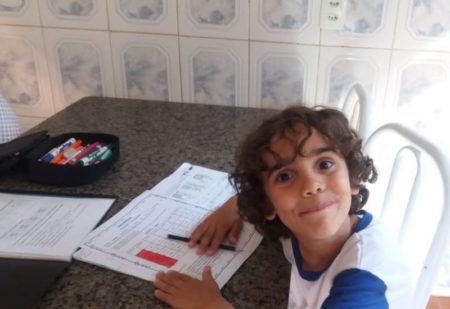 Prefeitura disponibiliza atividades impressas a alunos da rede municipal