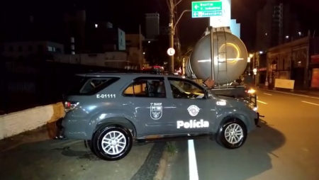 Baep liberta motorista e recupera carreta roubada em Paulínia 