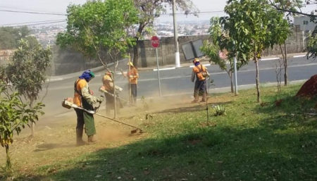Mutirão de limpeza, poda do mato e zeladoria da Prefeitura chega a mais quatro bairros de Hortolândia