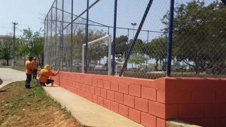 “Praça da Penha” recebe pintura no lado externo das novas quadras de areia