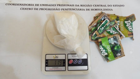 Agentes penitenciários encontram cocaína em pacotes de suco na Penitenciária de Hortolândia
