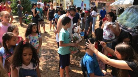 Empresários realizam festa para centenas de crianças no Pq. Shalon, em Hortolândia