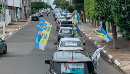 Mais de 500 carros realizaram carreata de apoio ao Ceará